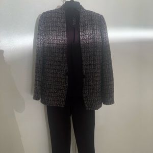 Pants suit with matching top